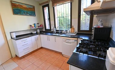 CASA EN VENTA EN BARRIO CERRADO LA CHELTONIA