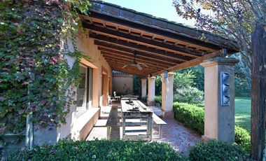 CASA EN VENTA EN BARRIO CERRADO LA CHELTONIA