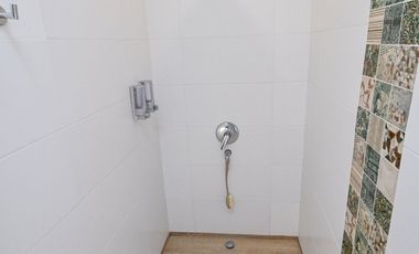 Casa moderna en La Cheltonia con piscina y golf