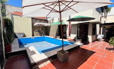 CASA DE 4 DORM. CON PISCINA Y COCHERA EN GUADALUPE