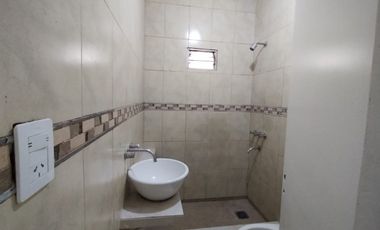 Se vende casa a metros de avenida F. Zuviria.