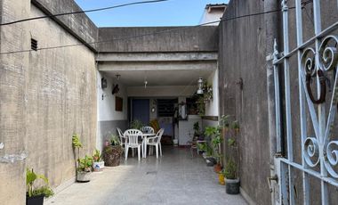 VENTA MORÓN CASA MULTIFAMILIAR 6 AMB COCHERA