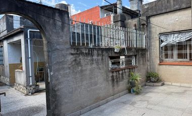 VENTA MORÓN CASA MULTIFAMILIAR 6 AMB COCHERA