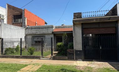 VENTA MORÓN CASA MULTIFAMILIAR 6 AMB COCHERA