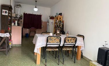 VENTA MORÓN CASA MULTIFAMILIAR 6 AMB COCHERA