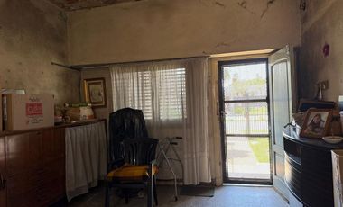 VENTA MORÓN CASA MULTIFAMILIAR 6 AMB COCHERA