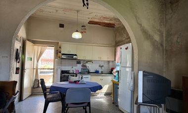VENTA MORÓN CASA MULTIFAMILIAR 6 AMB COCHERA