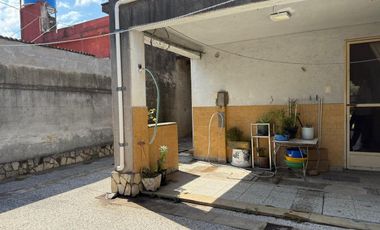 VENTA MORÓN CASA MULTIFAMILIAR 6 AMB COCHERA