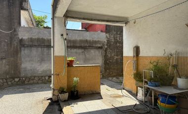 VENTA MORÓN CASA MULTIFAMILIAR 6 AMB COCHERA