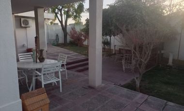 CASA 4 DORMITORIOS EN EL CENTRO DE JUNÍN!