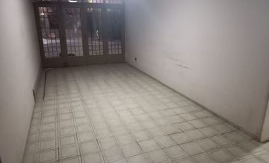 CASA 4 DORMITORIOS EN EL CENTRO DE JUNÍN!