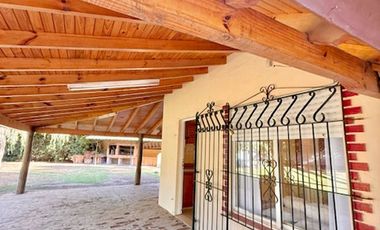 VENTA DE CASA CON PISCINA EN SAN MIGUEL DEL MONTE