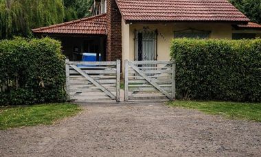 VENTA DE CASA CON PISCINA EN SAN MIGUEL DEL MONTE