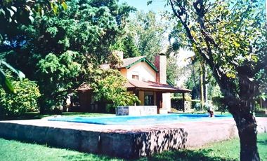 VENTA DE CASA CON PISCINA EN SAN MIGUEL DEL MONTE