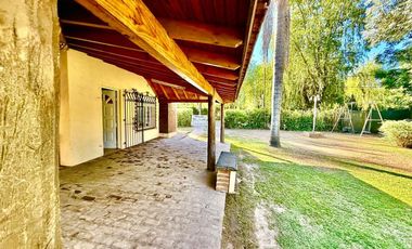 VENTA DE CASA CON PISCINA EN SAN MIGUEL DEL MONTE