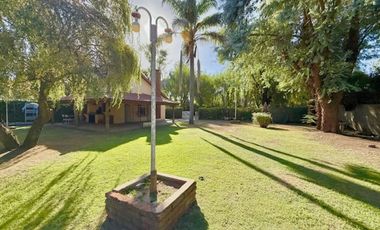 VENTA DE CASA CON PISCINA EN SAN MIGUEL DEL MONTE
