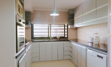 CASA EN VENTA 4 DORMITORIOS EN CITY BELL+ PILETA