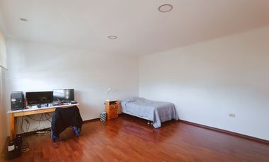 CASA EN VENTA 4 DORMITORIOS EN CITY BELL+ PILETA