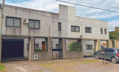 CASA EN VENTA 4 DORMITORIOS EN CITY BELL+ PILETA