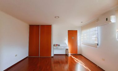 CASA EN VENTA 4 DORMITORIOS EN CITY BELL+ PILETA
