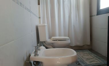 CASA EN VENTA 4 DORMITORIOS EN CITY BELL+ PILETA