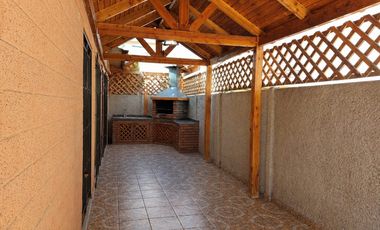 CASA EN VENTA RENCA 4D 3B JARDIN PONIENTE