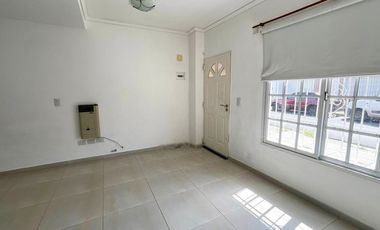 DUPLEX EN ALQUILER 3AMB RAMOS MEJIA CON PATIO