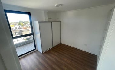 DEPARTAMENTO A LA VENTA C/COCHERA Y AMPLIO BALCÓN
