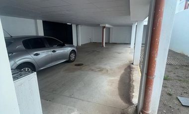 DEPARTAMENTO A LA VENTA C/COCHERA Y AMPLIO BALCÓN