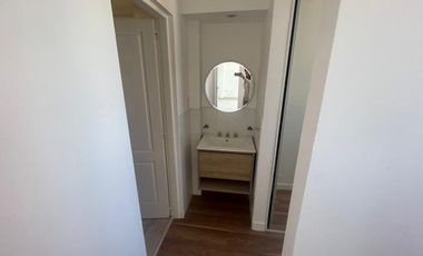 DEPARTAMENTO A LA VENTA C/COCHERA Y AMPLIO BALCÓN