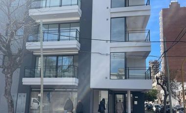 DEPARTAMENTO A LA VENTA C/COCHERA Y AMPLIO BALCÓN