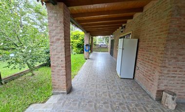 Casa en Caima, 2 dorm, quincho, pileta, bajada río