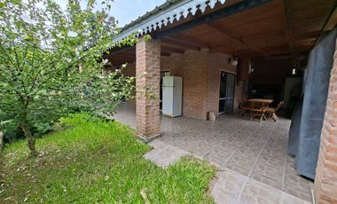 Casa en Caima, 2 dorm, quincho, pileta, bajada río