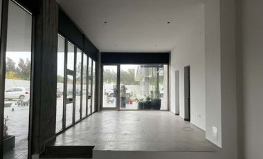 LOCAL EN ALQUILER 138 Y 485 DISTRITO GORINA