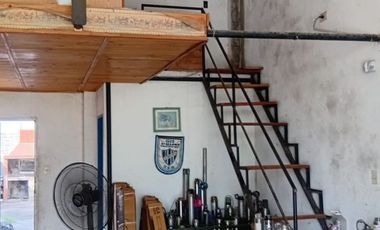 VENTA LOCAL + CASA SOBRE ACCESO OESTE INVERSION!