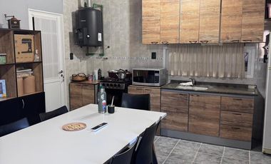VENTA CASA 3 DORMITORIOS - HUMBOLDT.-