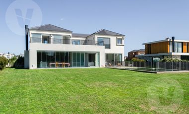 Casa en venta y alquiler - Barrio La Providencia, Canning