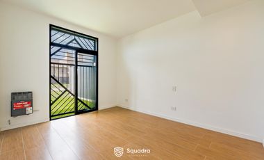 VENTA - Casa de 2 dormitorios a estrenar, galería con parrillero - Alvear.