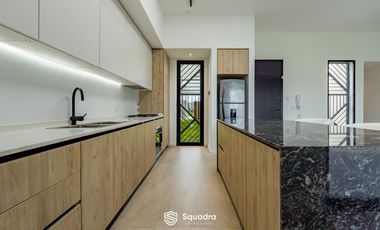 VENTA - Casa de 2 dormitorios a estrenar, galería con parrillero - Alvear.