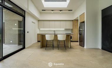 VENTA - Casa de 2 dormitorios a estrenar, galería con parrillero - Alvear.