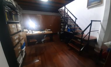 Venta Oficina Comercial Sobre Peatonal Córdoba Bajas Expensas. Centro