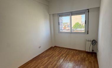 VENTA DEPARTAMENTO 3 AMBIENTES C/ COCHERA LANUS