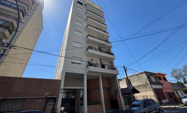 VENTA DEPARTAMENTO 3 AMBIENTES C/ COCHERA LANUS