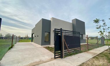 VENTA CASA DE 2 DORMITORIOS FUNES NORTE CREDITO