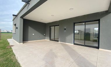VENTA CASA DE 2 DORMITORIOS FUNES NORTE CREDITO
