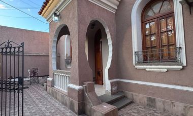 IMPORTANTE CASA EN VENTA - AV. MORENO (S) AL 700