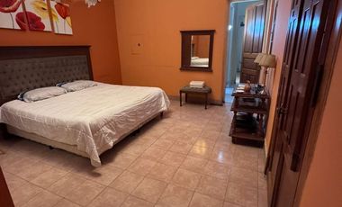 IMPORTANTE CASA EN VENTA - AV. MORENO (S) AL 700