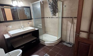 IMPORTANTE CASA EN VENTA - AV. MORENO (S) AL 700