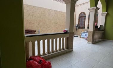 IMPORTANTE CASA EN VENTA - AV. MORENO (S) AL 700