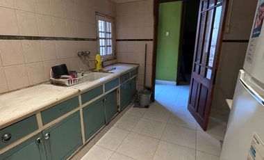 IMPORTANTE CASA EN VENTA - AV. MORENO (S) AL 700